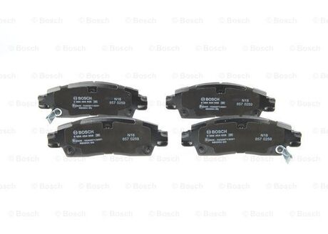 0986494858 BOSCH Тормозные колодки SAAB T. 9-7X 4,2/5,3 04-12