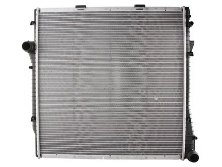 60787A NISSENS Радиатор охлаждения bmw x5 e53 (00-) 3.0-4.8i (пр-во nissens)