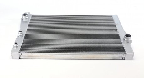 58467 NRF Радиатор охолодження двигуна BMW X5 (E70), X6 (E71, E72) 3.0/3.0D 02.07-06.14